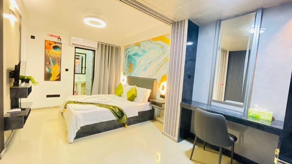 HS MIRACLE VIEW Room Type - Deluxe Double Room, Balcony