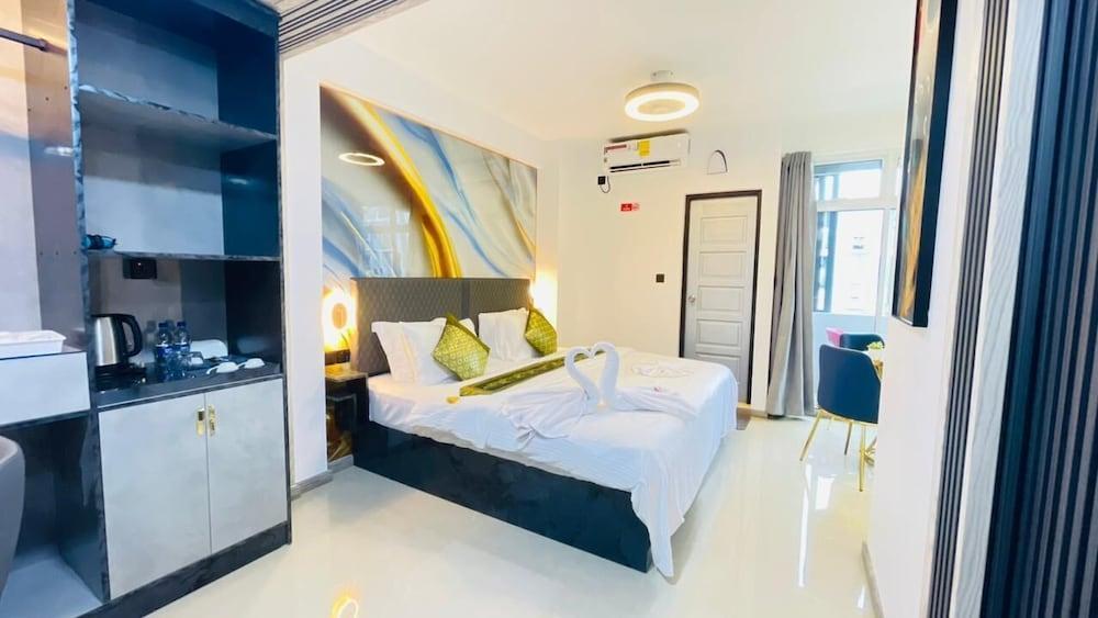 HS MIRACLE VIEW Room Type - Deluxe Double Room, Balcony, City View