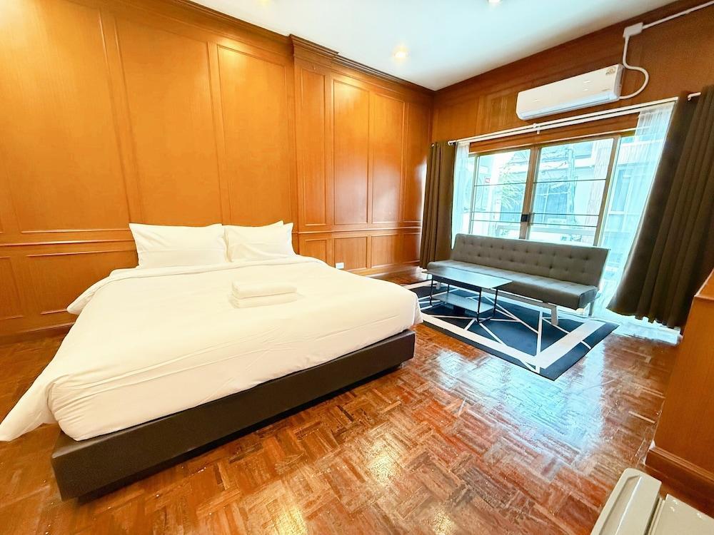 Stay On Sukhumvit 11 Room Type - Deluxe Studio