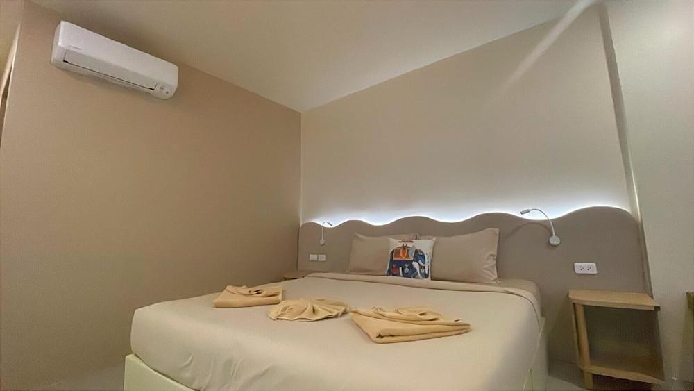 The Rock Patong Comfort Stay Room Type - Superior Room, 1 King Bed