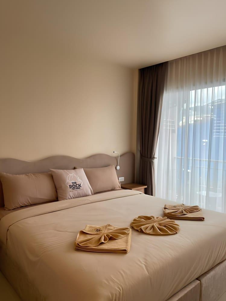 The Rock Patong Comfort Stay Room Type - Deluxe Room
