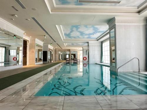 Westpac Hotel & Suites - Westbay Doha - Tap to explore photos