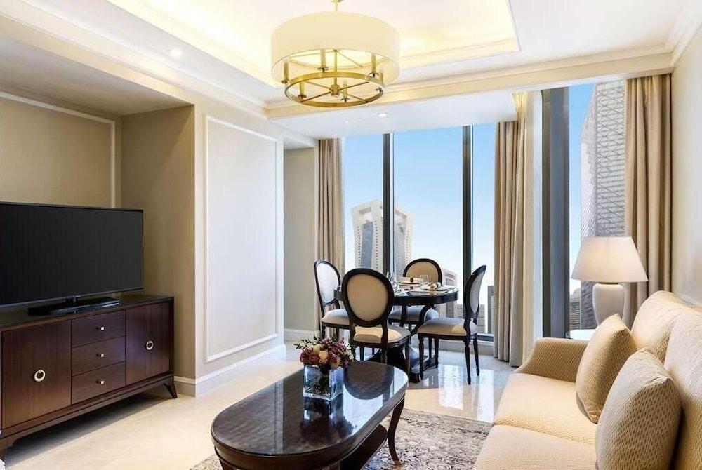 Westpac Hotel & Suites - Westbay Doha Room Type - Executive Suite, 2 Bedrooms, Sea View