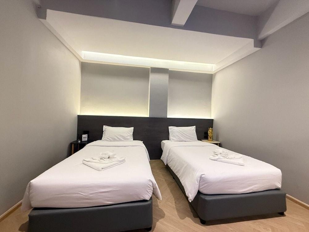 Leon's Loft House Room Type - Comfort Room, Non Smoking, City View