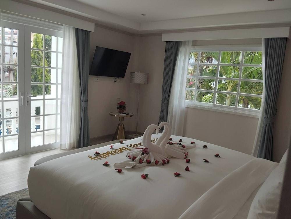Villa Atchara Room Type - Premier Double Room, Non Smoking Villa Atchara Room Type - Premier Double Room, Non Smoking