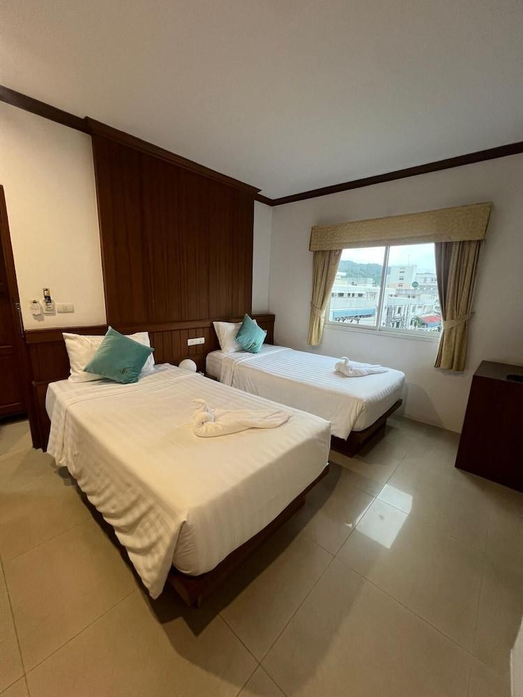 SK Residence And Restaurant Patong Room Type - Deluxe Twin Room, Balcony, City View