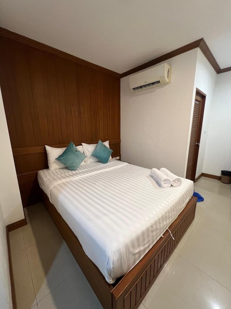 SK Residence And Restaurant Patong Room Type - Standard Double Room, City View