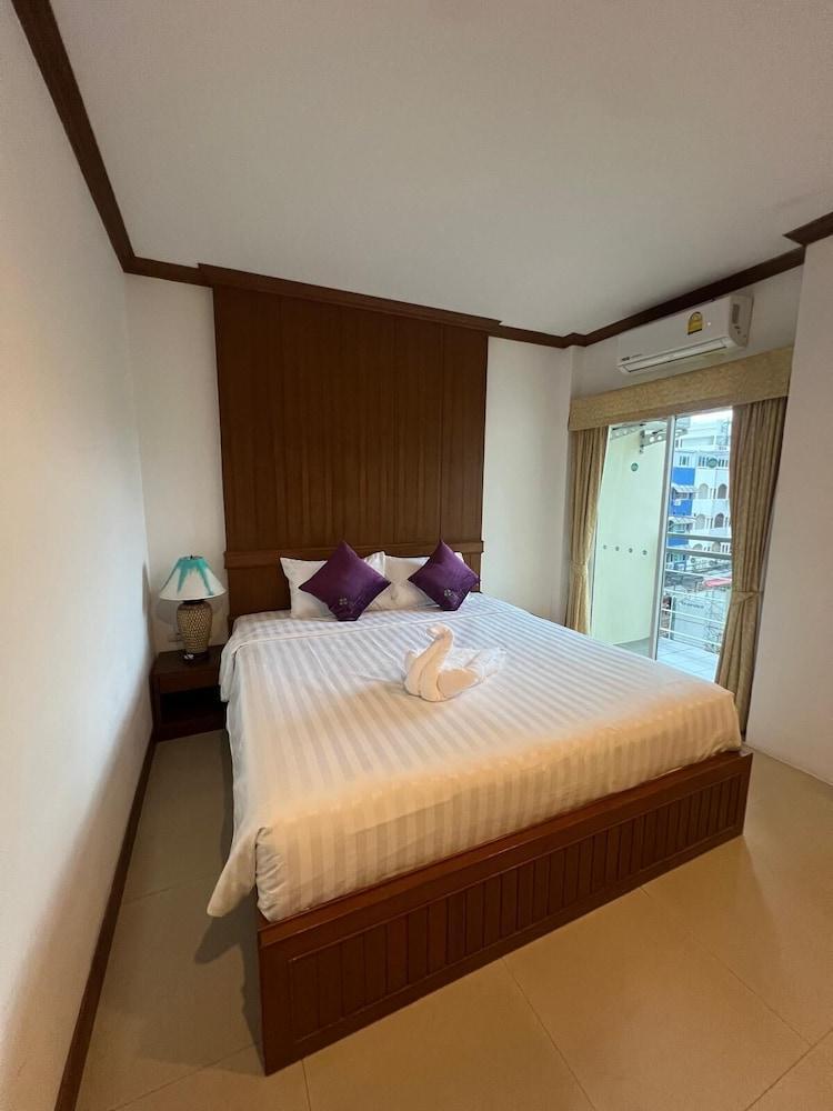 SK Residence And Restaurant Patong Room Type - Deluxe Double Room, Balcony, City View