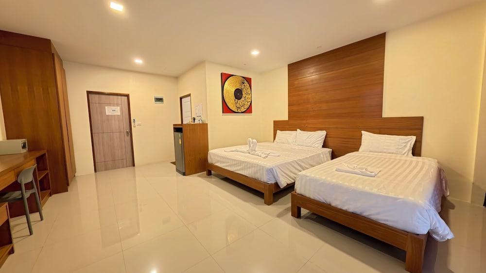 Baan Phu Chalong Place Room Type - Luxury Triple Room