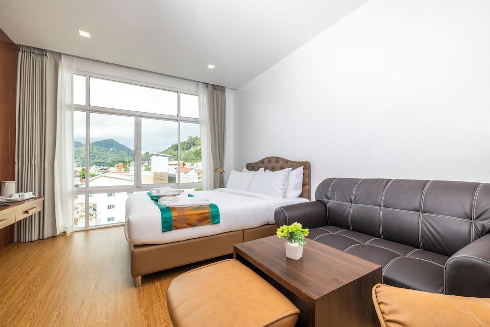 Meet Holiday International Hotel Room Type - Family Suite, 2 Bedrooms