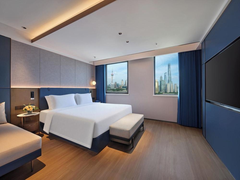 Jinglai Hotel · Bushe - Shanghai Bund Branch Room Type - Bund Landscape Executive King Room Jinglai Hotel · Bushe - Shanghai Bund Branch Room Type - Bund Landscape Executive King Room