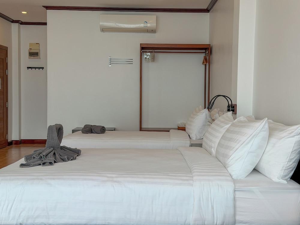 ClayHouse SAMUI Boutique Hotel - Tap to explore photos