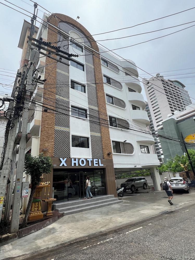 X Hotel Pattaya - Tap to explore photos
