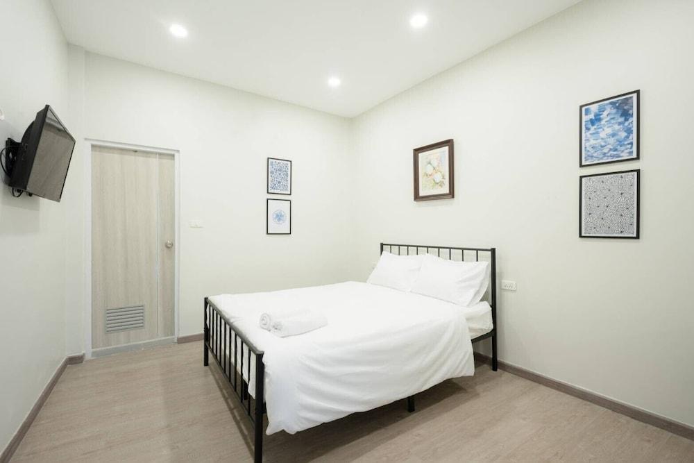 CASA Yaowarat Room Type - Double Room