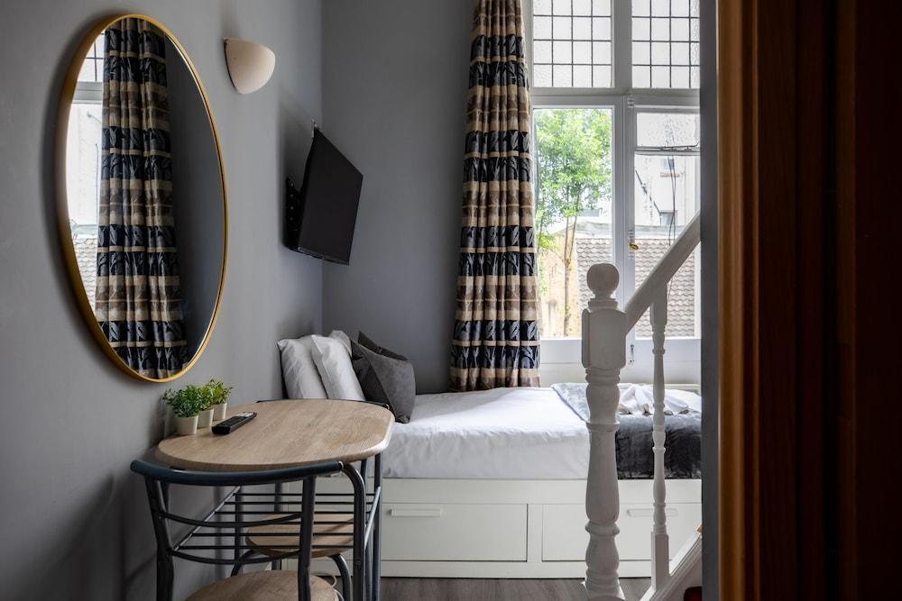 Britannia Hyde Park Hotel By PLI Room Type - Studio, Ensuite (2)