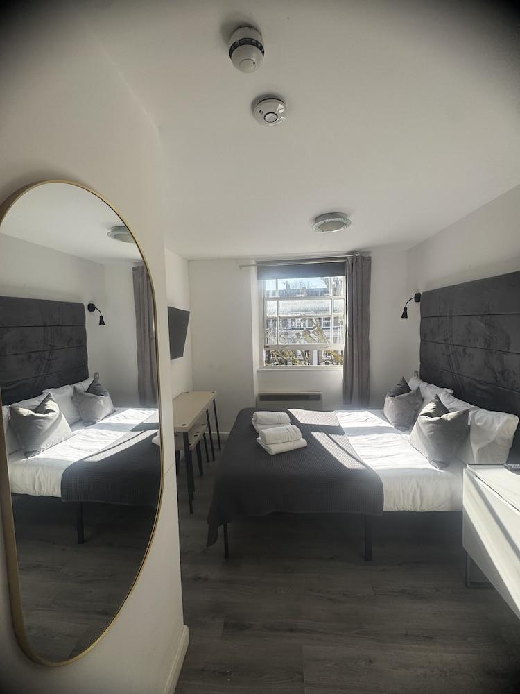 Britannia Hyde Park Hotel By PLI Room Type - Standard Apartment, Ensuite