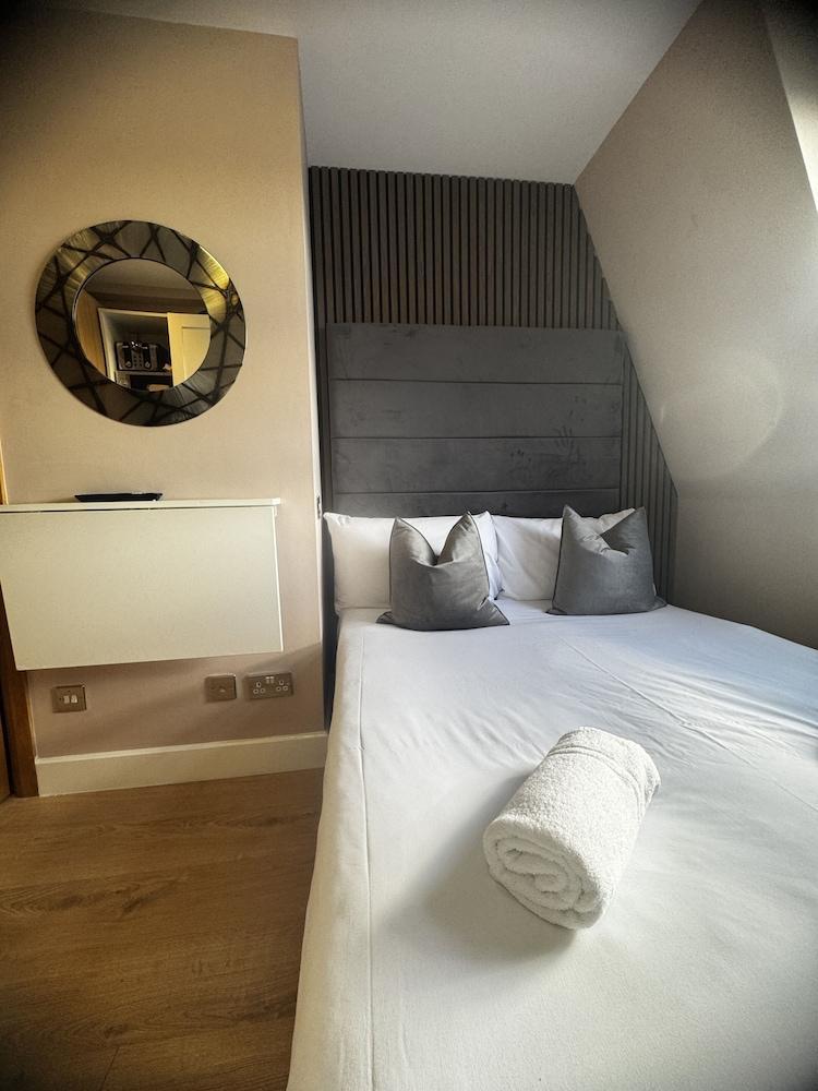 Britannia Hyde Park Hotel By PLI Room Type - Economy Apartment, Private Bathroom
