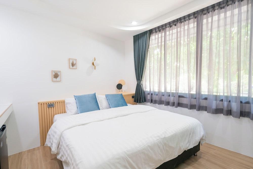 Phunaya Phuket Oldtown Hotel - SELF CHECK IN Room Type - R201 - Standard Double With Views