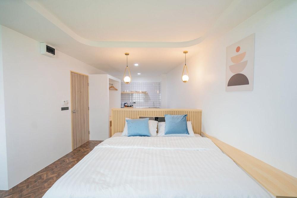 Phunaya Phuket Oldtown Hotel - SELF CHECK IN Room Type - R501 - Deluxe Double Studio