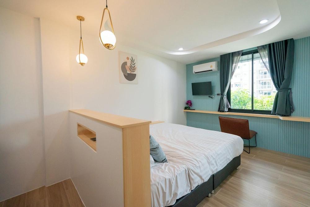 Phunaya Phuket Oldtown Hotel - Tap to explore photos