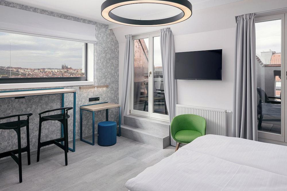 EA Hotel Moment Self Check-In Room Type - Suite, 2 Bedrooms, Balcony