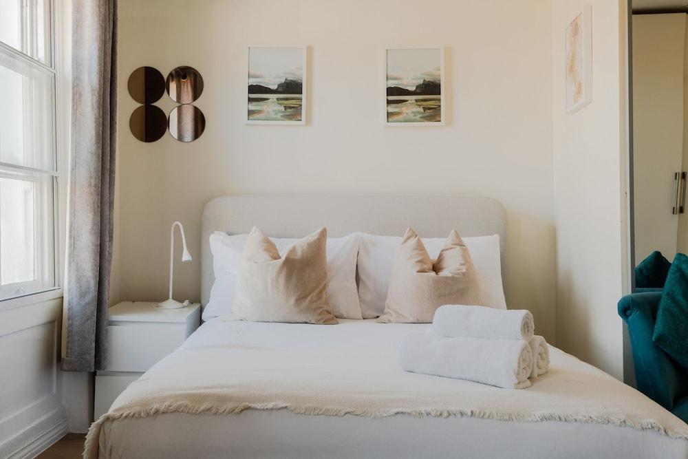 Gloucester Place Studios Room Type - Apartment, Private Bathroom (7)