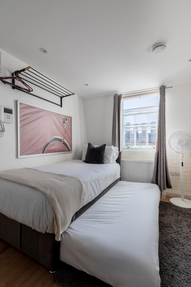 Gloucester Place Studios Room Type - Apartment, Private Bathroom