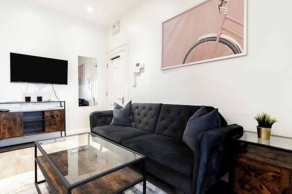 Gloucester Place Studios Room Type - Apartment, Private Bathroom (4)