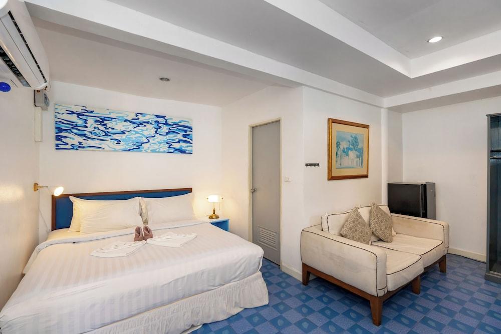 Oceanview Bungalows by EAT, Karon Beach Room Type - Family Triple Room