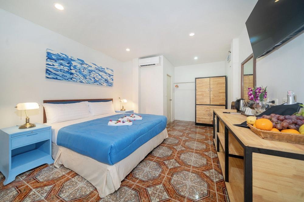 Oceanview Bungalows by EAT, Karon Beach Room Type - Standard Double Room, Sea View