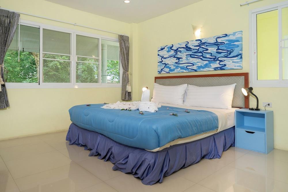 Oceanview Bungalows by EAT, Karon Beach Room Type - Deluxe Bungalow