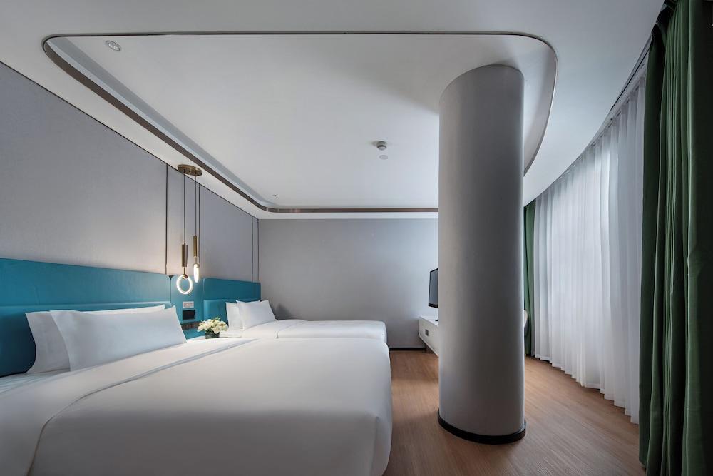 Jinglai Hotel Jing'an District Store Room Type - Family Twin Room, City View