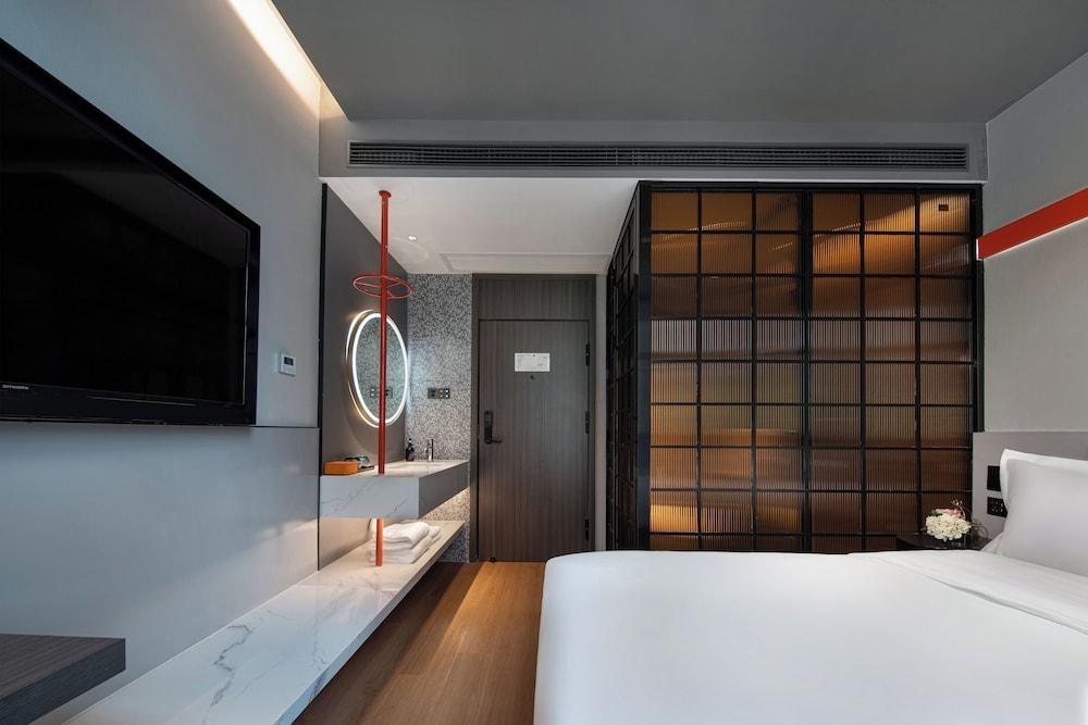 Jinglai Hotel Jing'an District Store - Tap to explore photos