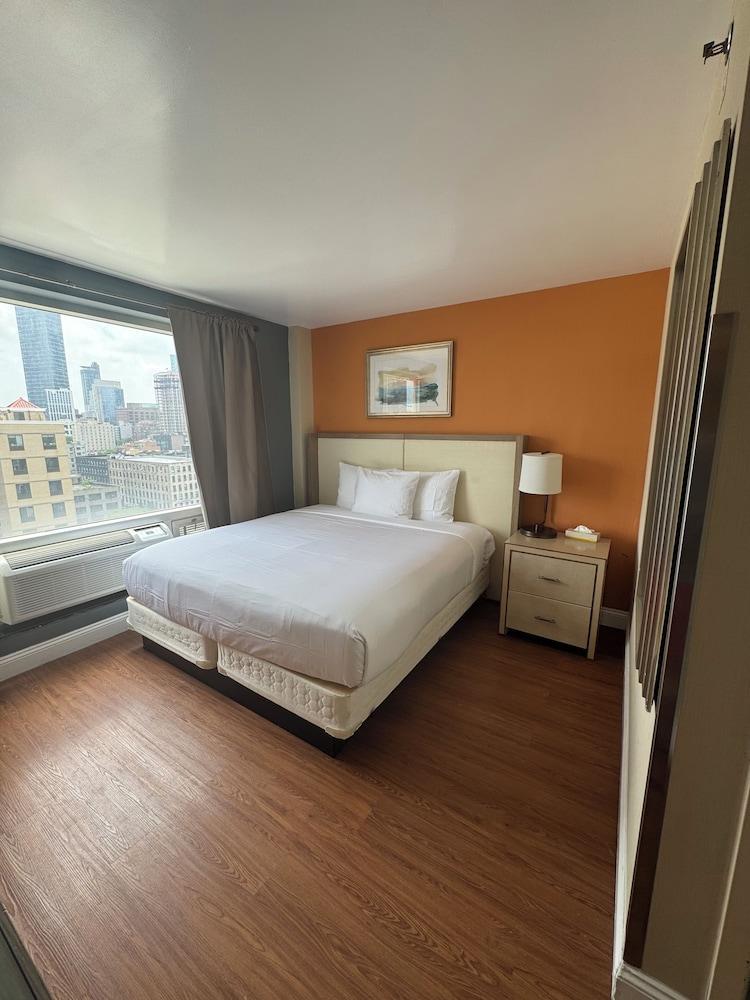 Romana Hotel - NYC Room Type - Double Room, 1 King Bed, Non Smoking
