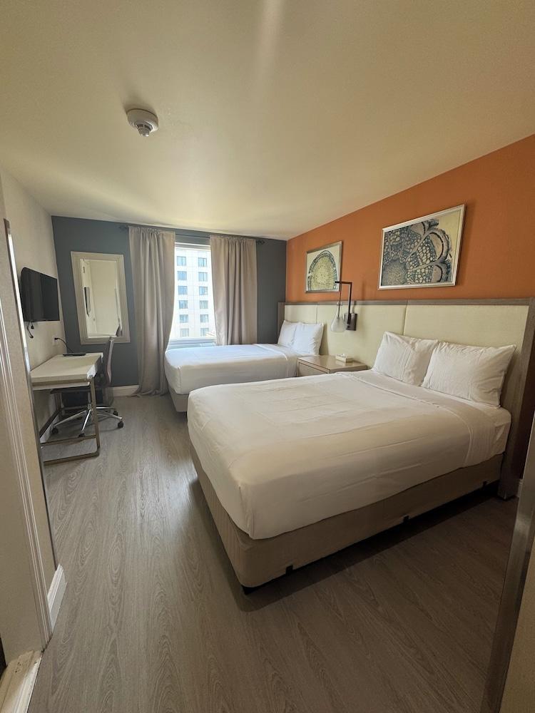 Romana Hotel - NYC Room Type - Twin Room, Multiple Beds, Non Smoking