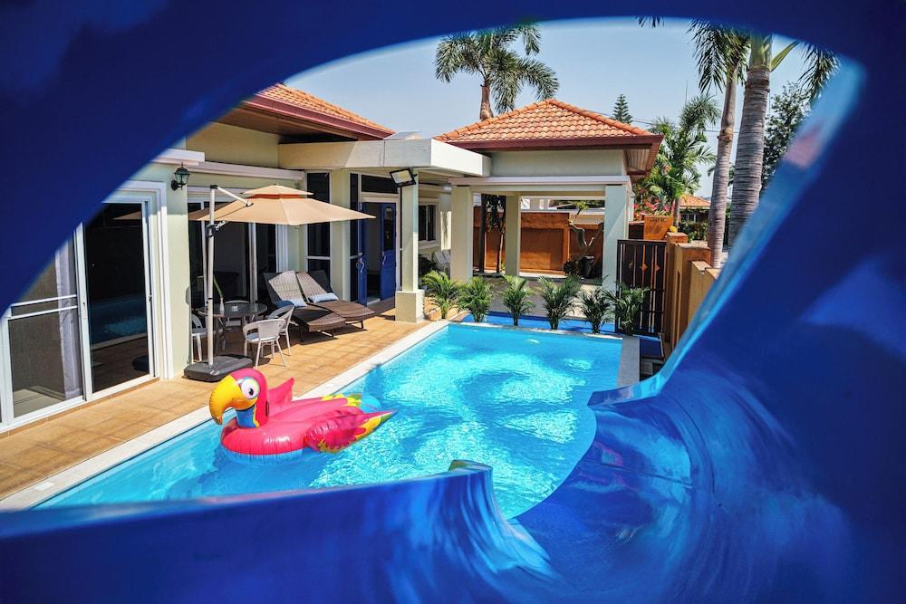 Massarossa Pool Villa Pattaya Room Type - Luxury Villa, 3 Bedrooms, Pool View Massarossa Pool Villa Pattaya Room Type - Luxury Villa, 3 Bedrooms, Pool View