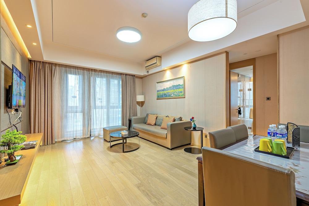 Kevis International Hotel Apartment Room Type - Family Suite, City View