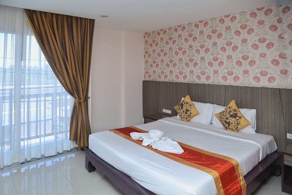 Bellevue Ocean Patong Room Type - Deluxe Double Room, Balcony, Mountain View Bellevue Ocean Patong Room Type - Deluxe Double Room, Balcony, Mountain View