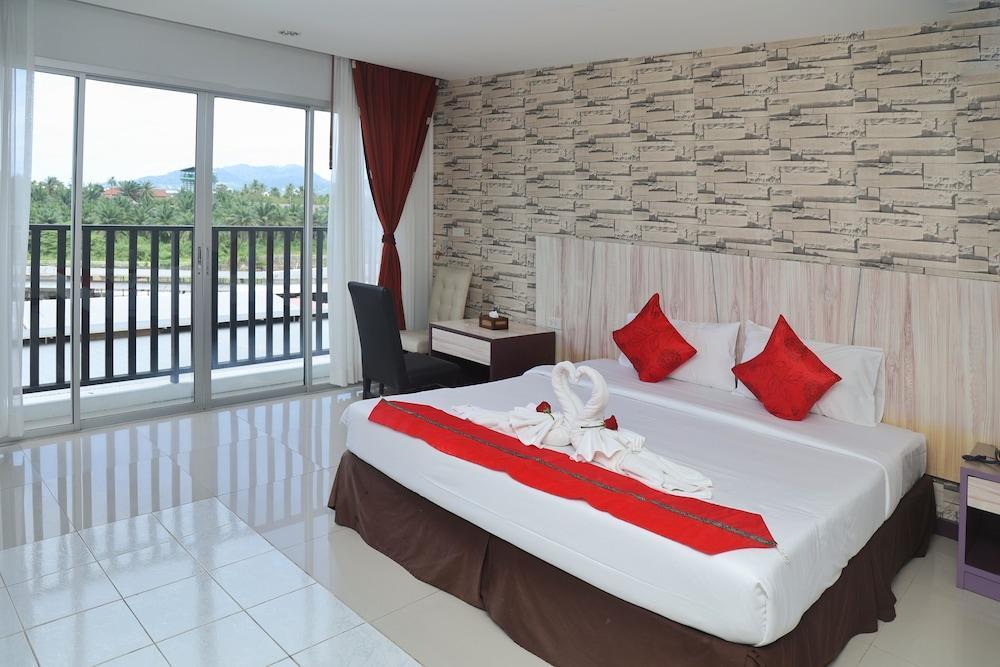 Bellevue Ocean Patong Room Type - Family Room, Balcony, City View Bellevue Ocean Patong Room Type - Family Room, Balcony, City View