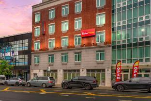 Red Roof PLUS+ Brooklyn - Flatbush Ave - Tap to explore photos