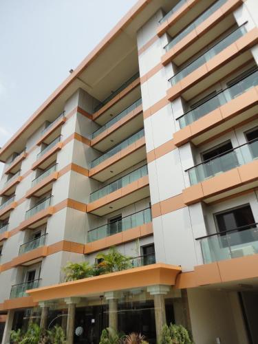 Maroko Bayshore Suites - Tap to explore photos