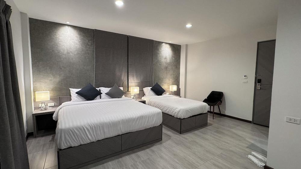 The Kite Hotel Bangkok Room Type - Deluxe Triple Room