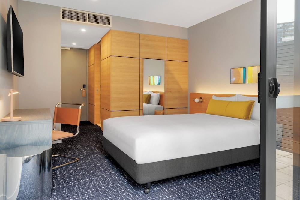 lyf on Elizabeth Melbourne Room Type - One of a king Plus (Balcony)