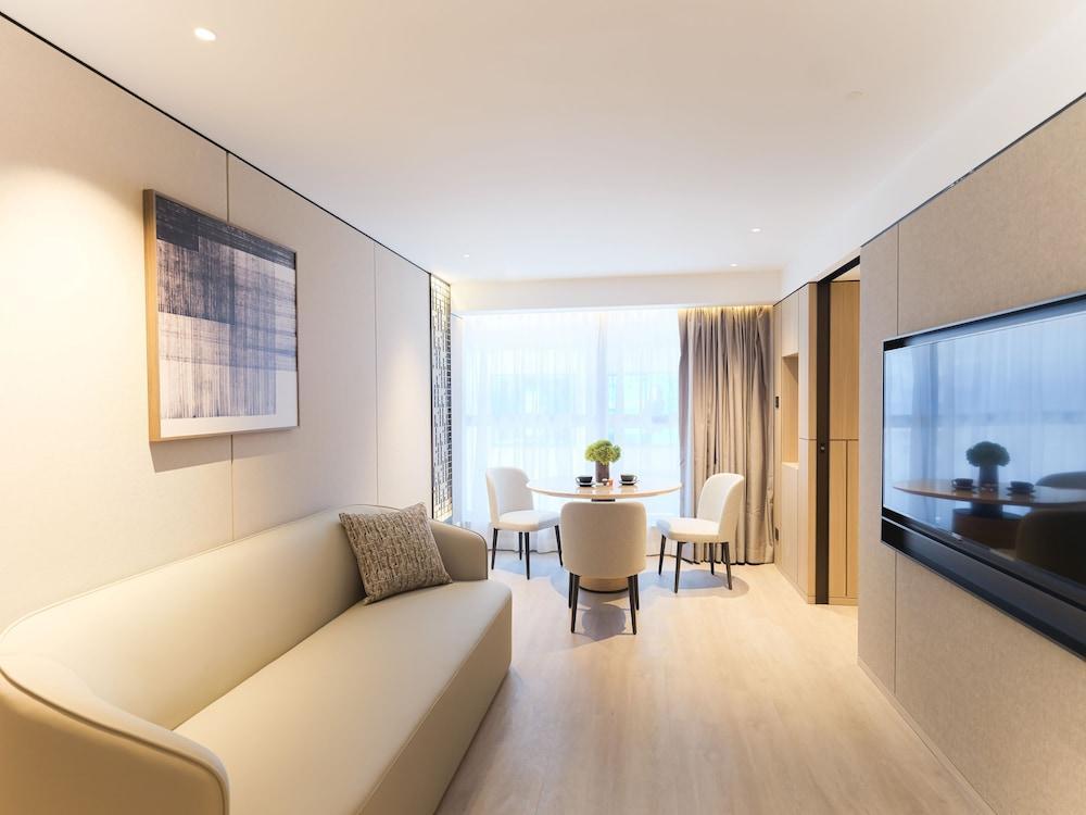 The Bauhinia Hotel - Central Room Type - Suite
