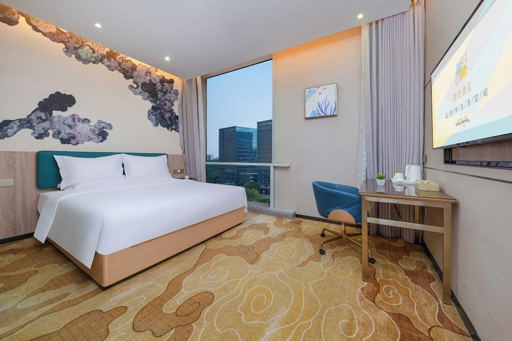 Trendy Romantic Hotel Guangzhou Baoneng Room Type - Comfort Double Room, City View