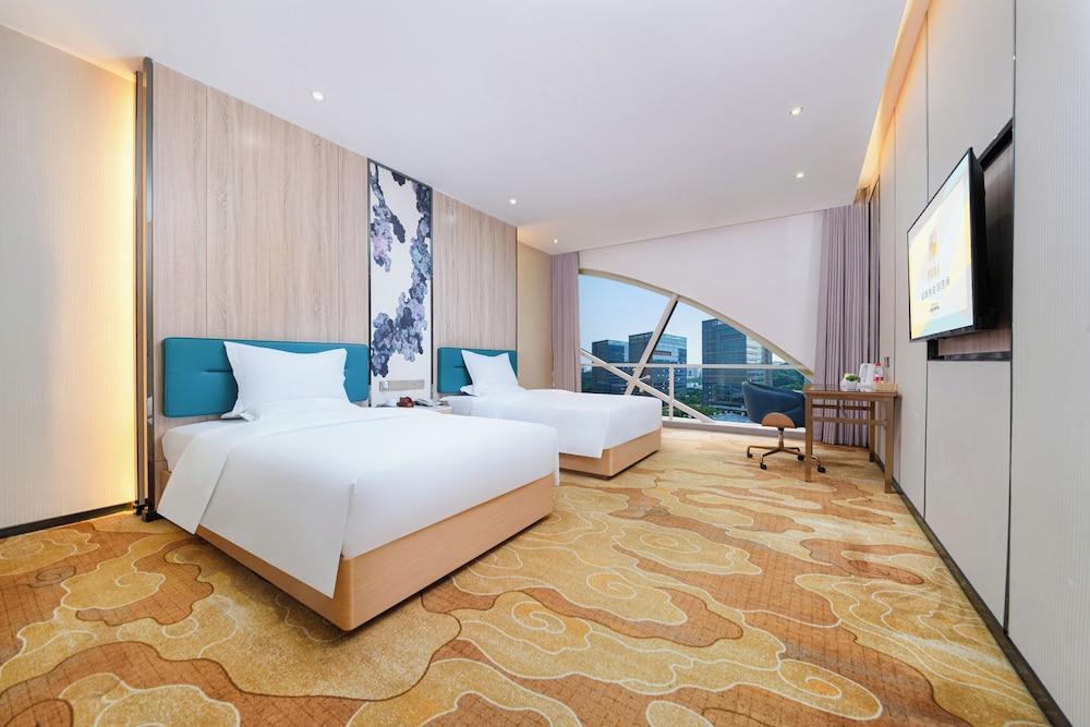 Trendy Romantic Hotel Guangzhou Baoneng Room Type - Superior Twin Room, City View