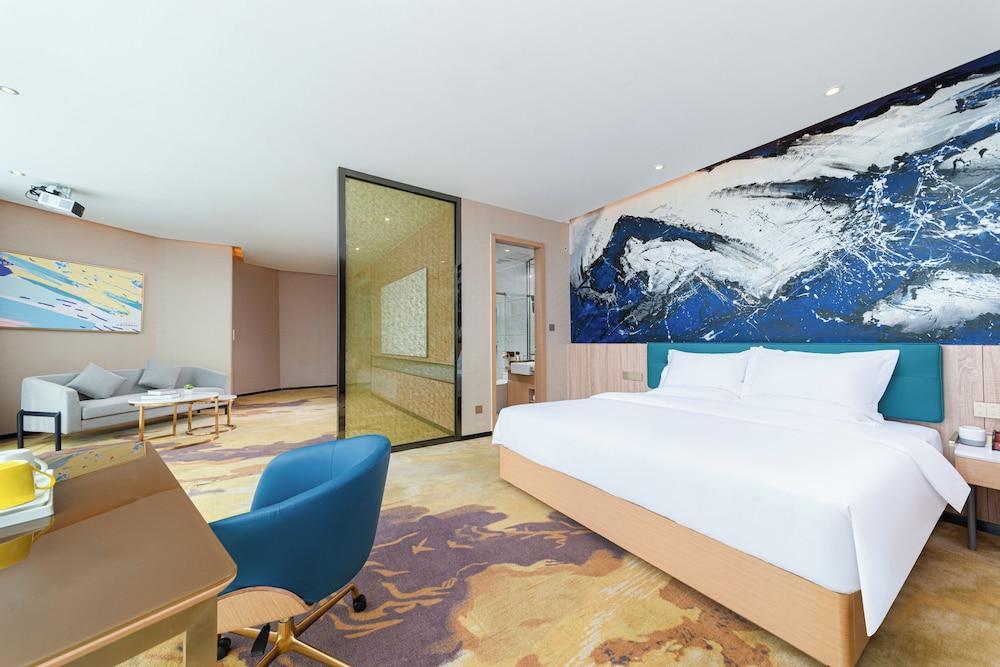 Trendy Romantic Hotel Guangzhou Baoneng Room Type - Family Suite, City View