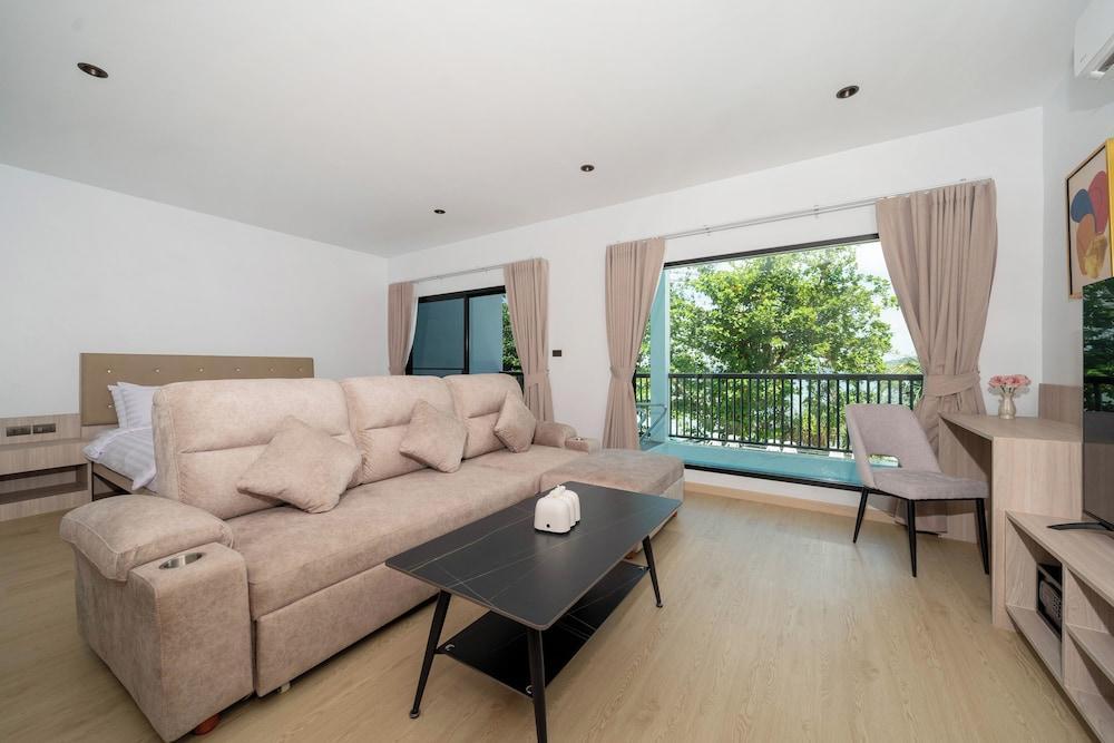 The Hideout Beachfront Room Type - Deluxe Suite, Private Pool, Sea View