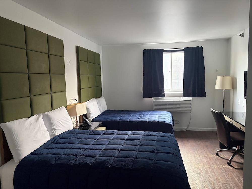 Hotel BPM - Brooklyn New York Room Type - Basic Room, 2 Double Beds