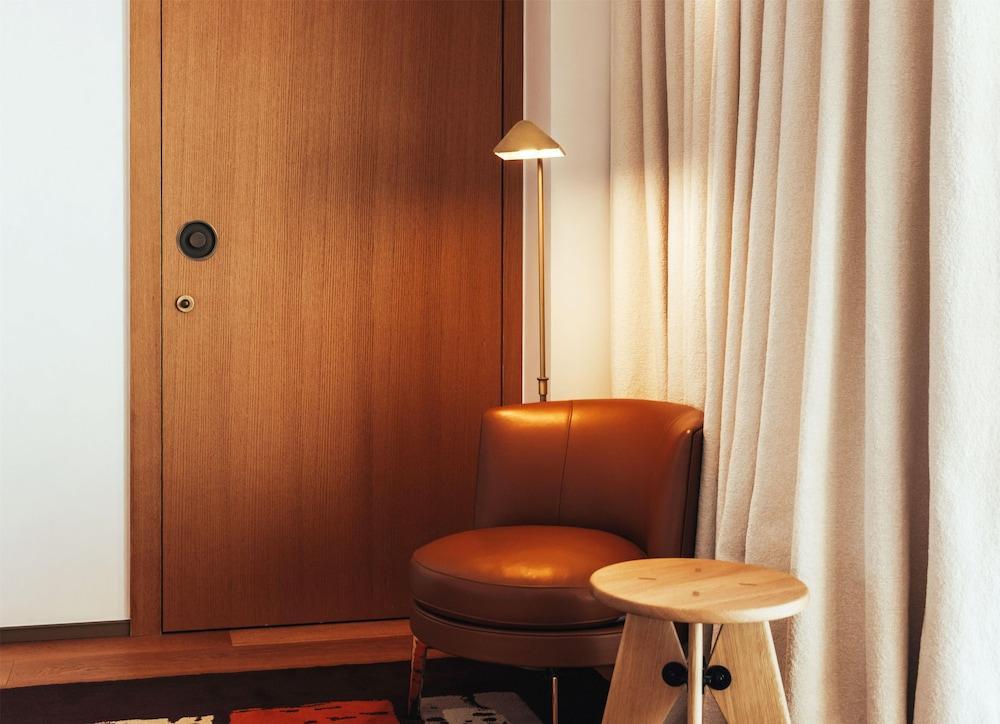 Sax Paris, LXR Hotels & Resorts Room Type - Junior Suite, 2 Twin Beds